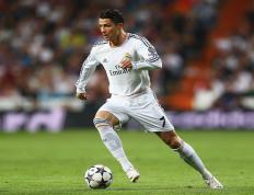 郭艾伦赛点兑现，利物浦淘汰利雅得新月晋级四强，主帅激动落泪(阿布扎比艾因vs利雅得新月)